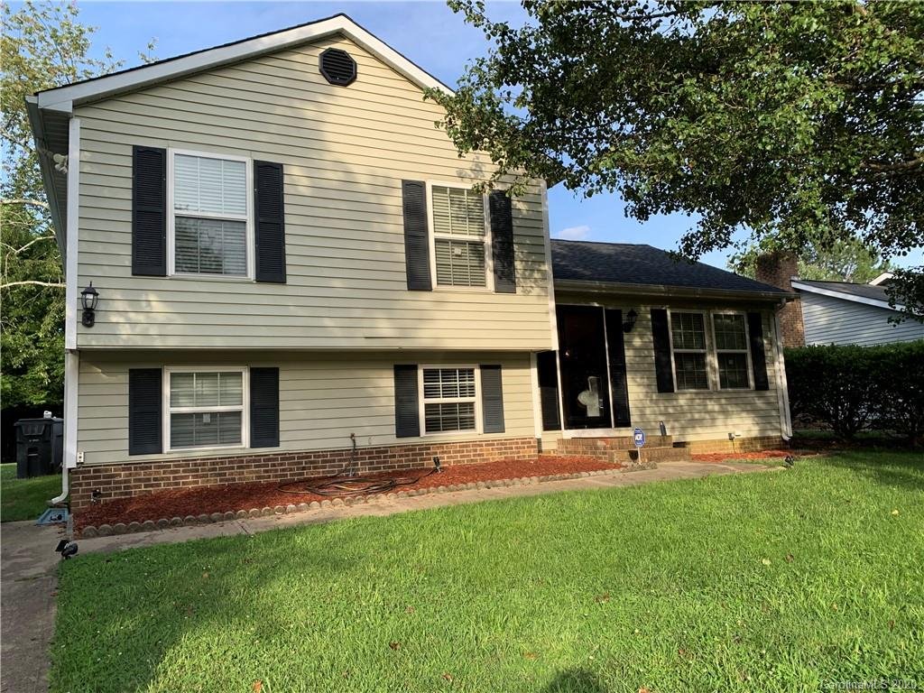 2935 Old House Circle