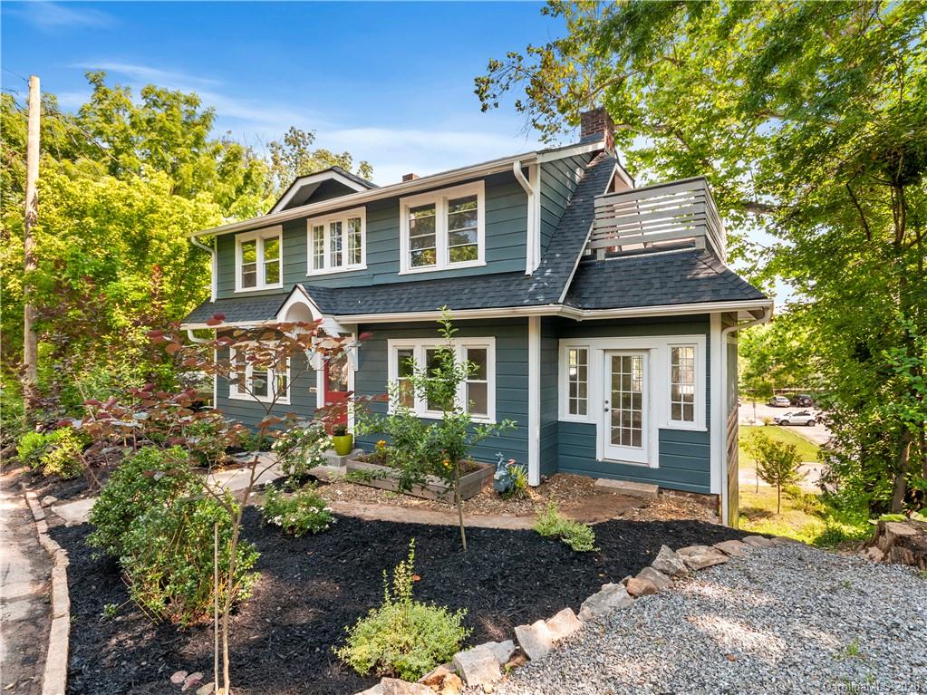 32 Crescent Street