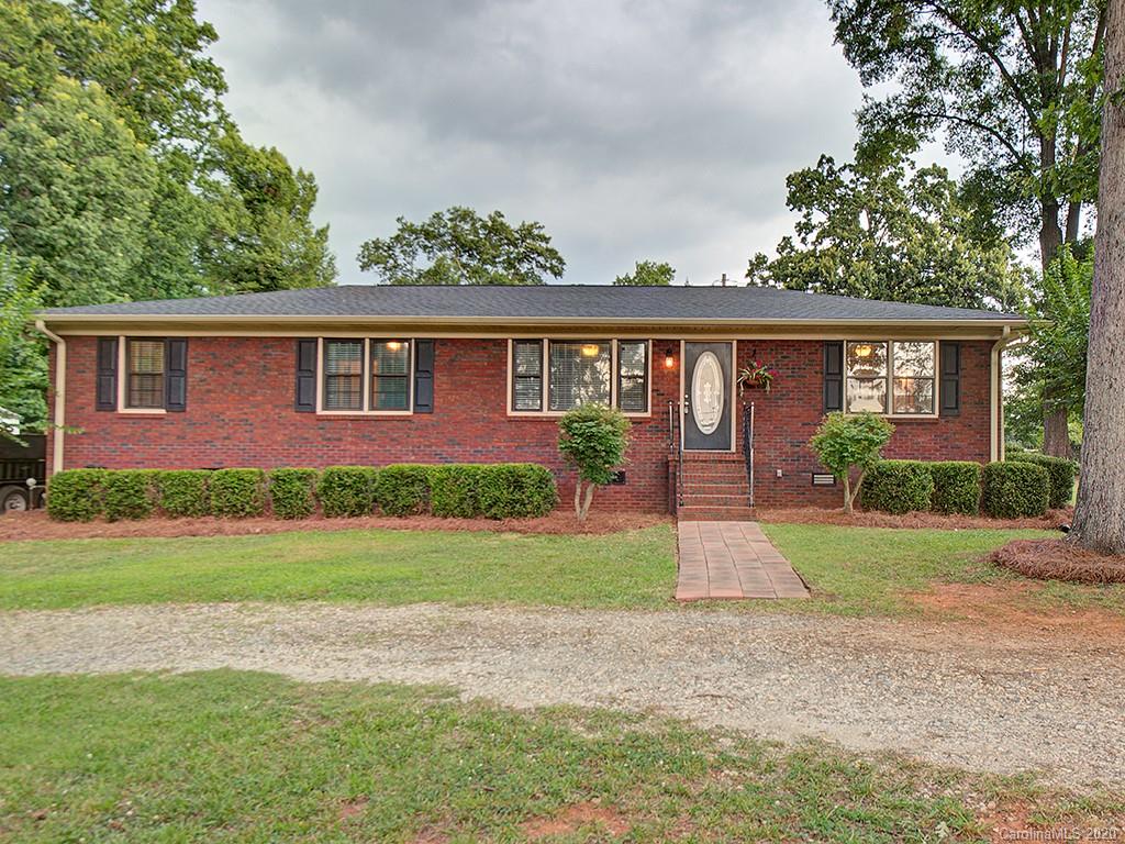 2083 Woodcrest Circle
