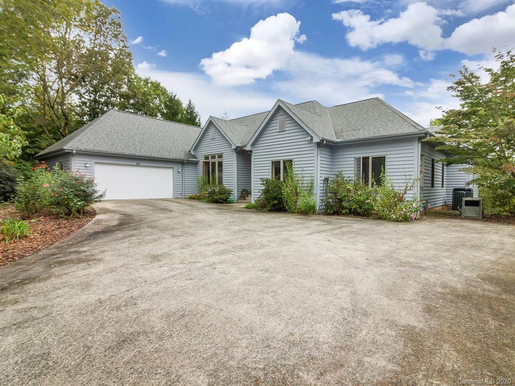 107 Overcrest Circle