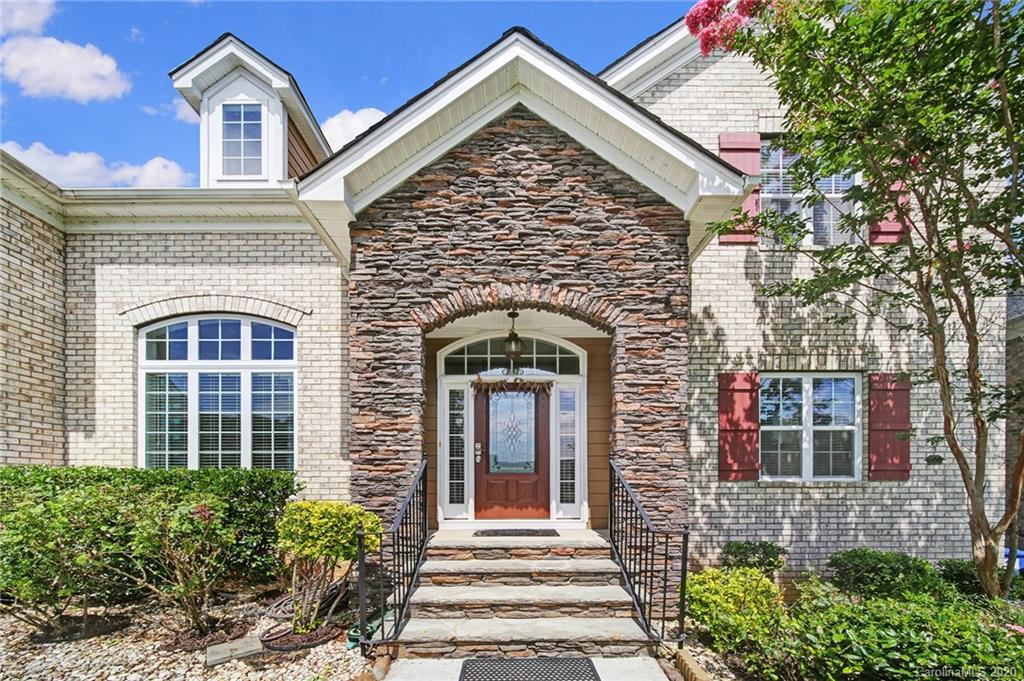 8103 Mandeville Court