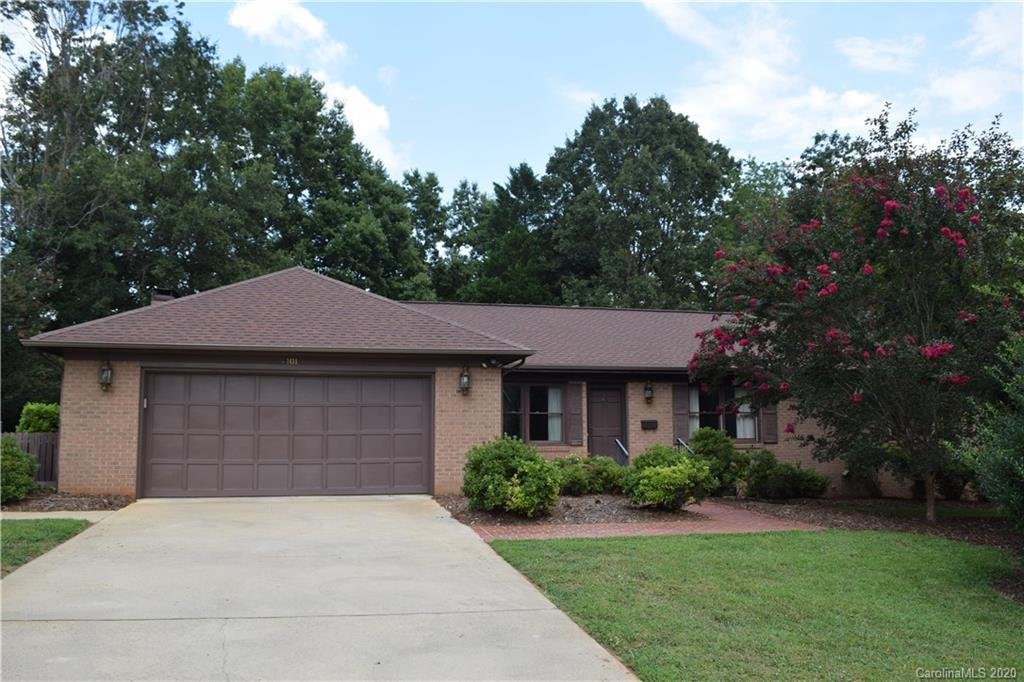 101 Woodlawn Drive