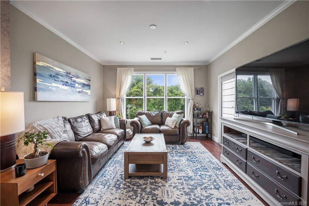 1000 Woodlawn Road 408