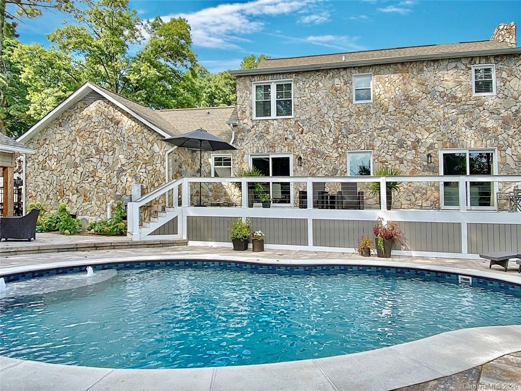 21413 Pinecrest Place