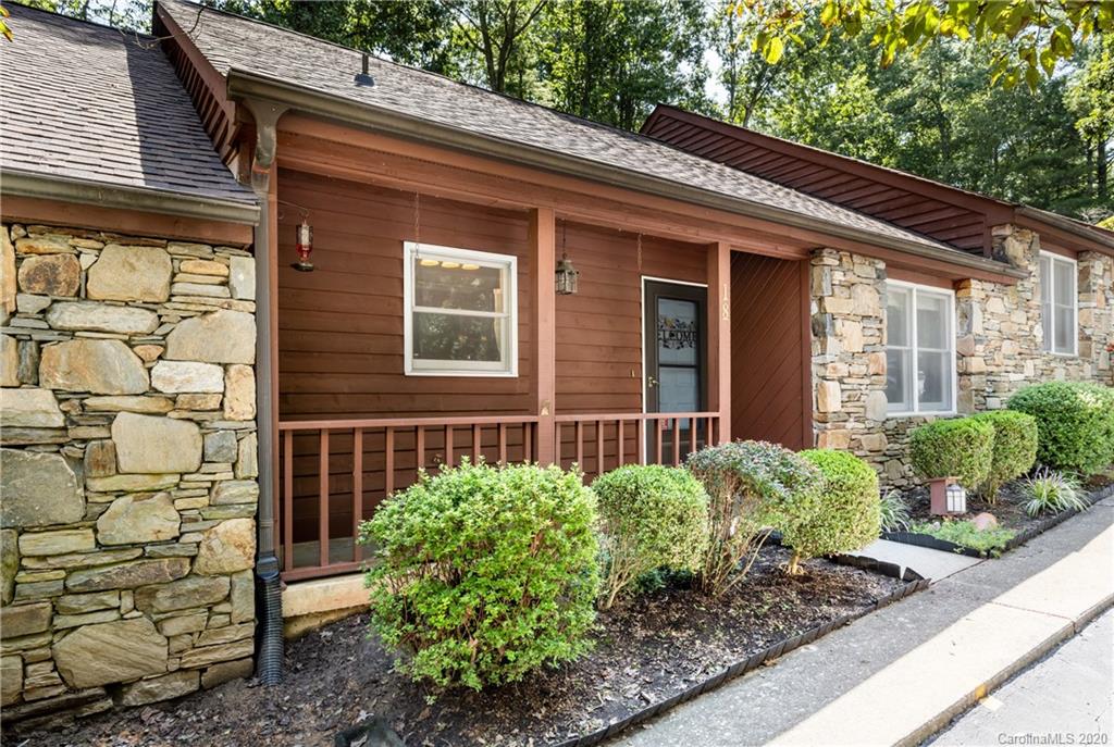 18 Pineoak Circle