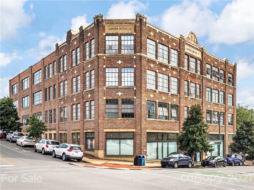 100 Coxe Avenue 401