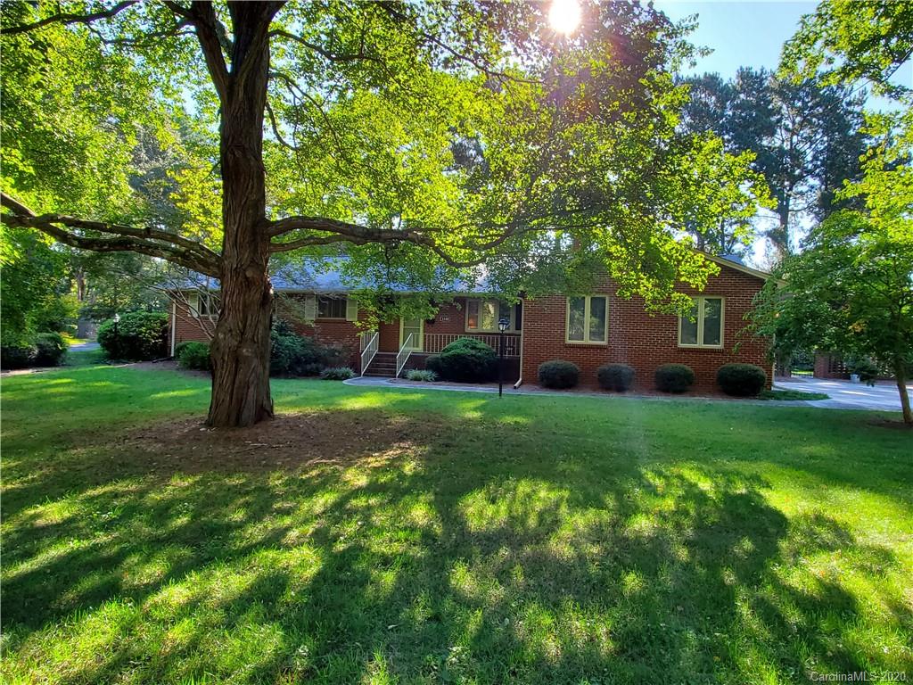 1408 Westbrook Circle
