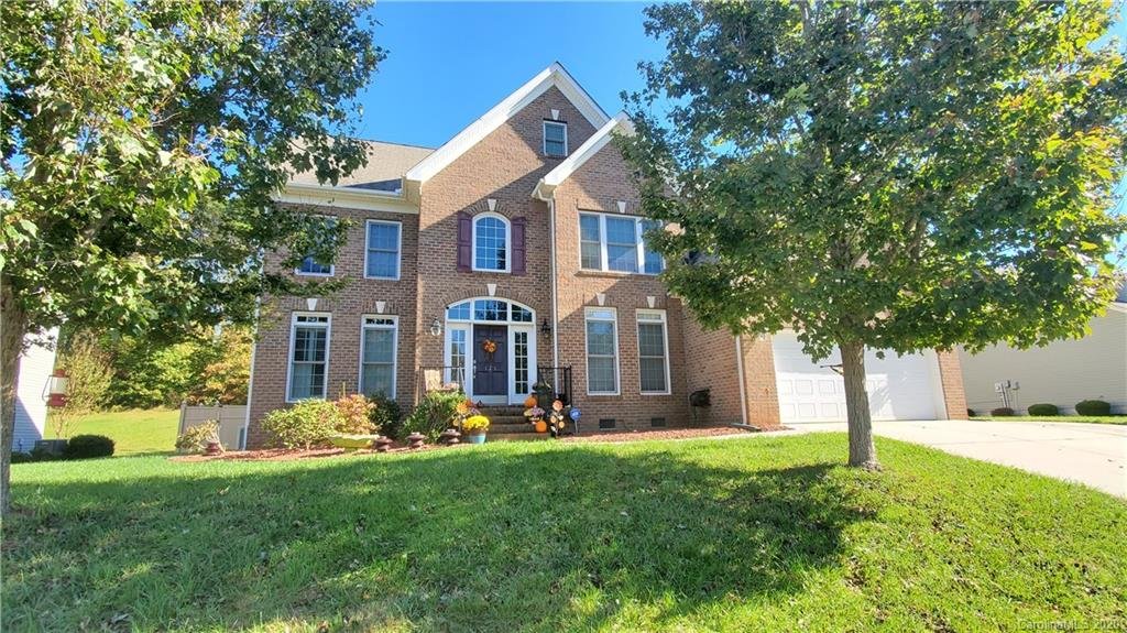 121 E Warfield Drive