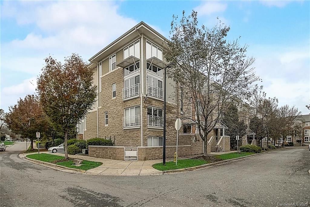 652 Raphael Place