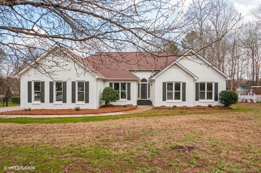 1249 Hawthorne Drive