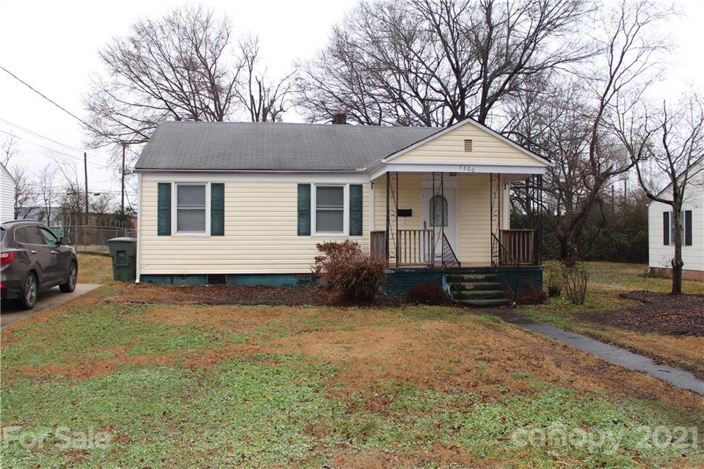 1306 Poston Circle