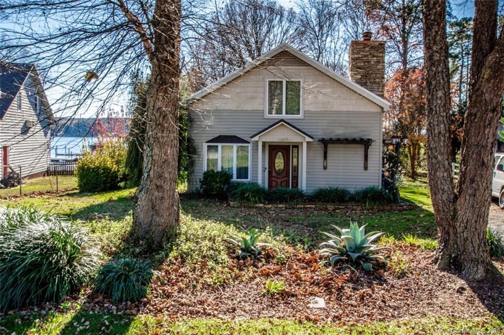 237 Commodore Loop