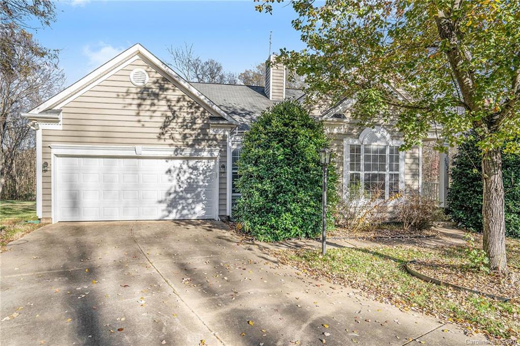 2700 Grosbeak Lane