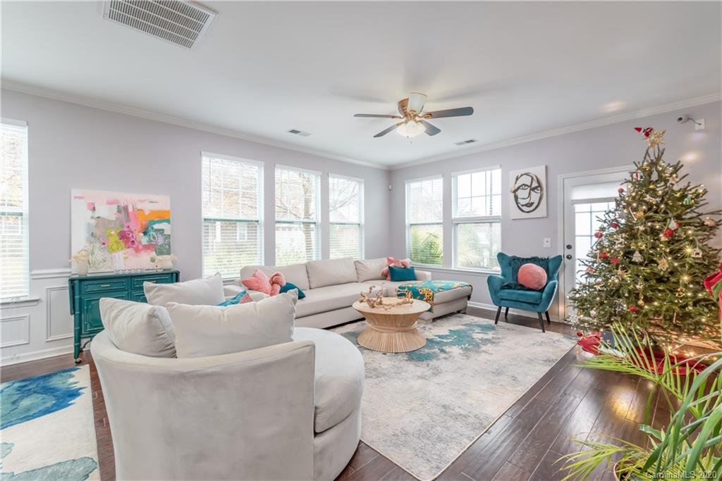 4523 Blackmuir Wood Circle