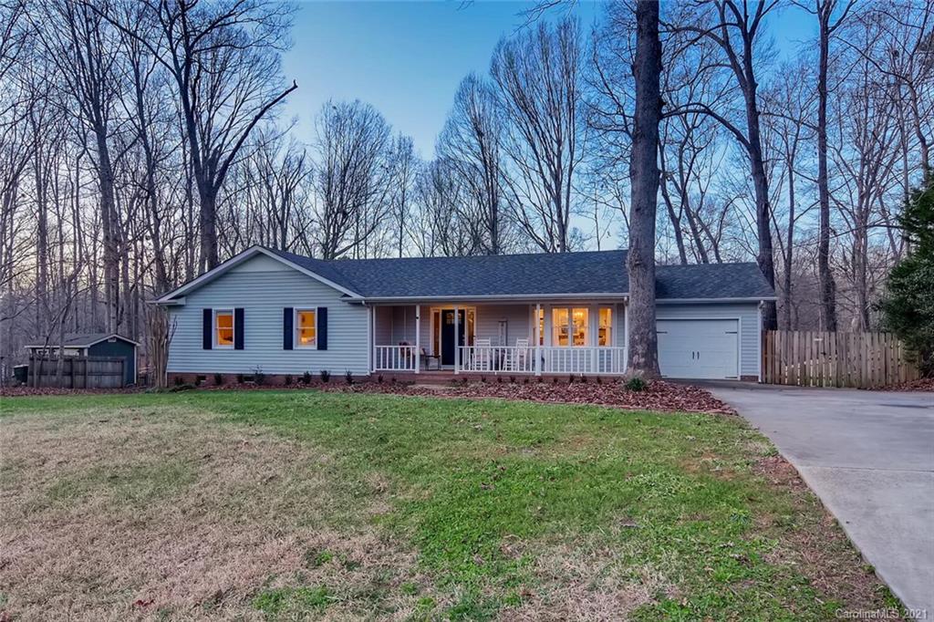 7806 Pinetuck Lane