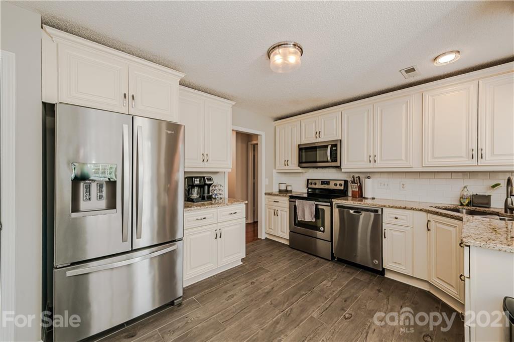 6914 Weirton Place
