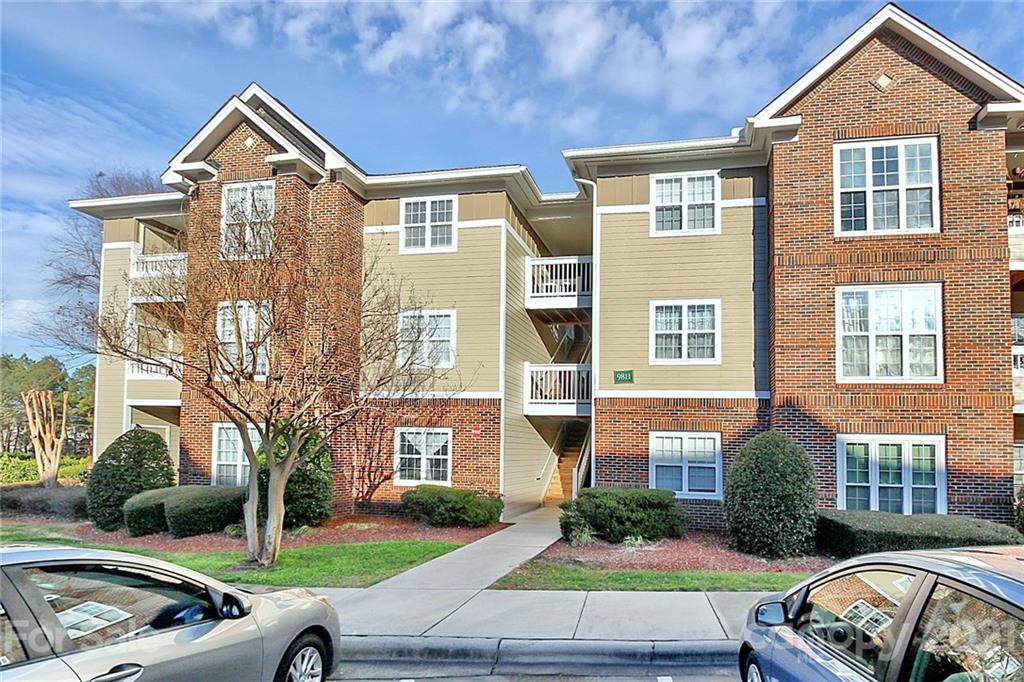 9811 Campus Walk Lane G