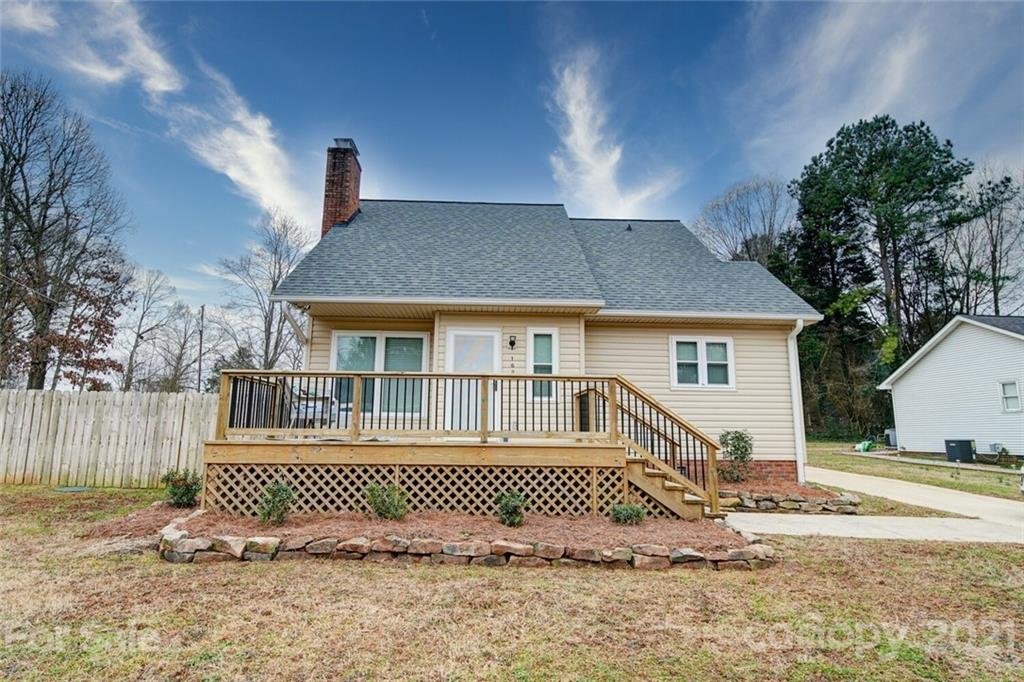 162 Commodore Loop