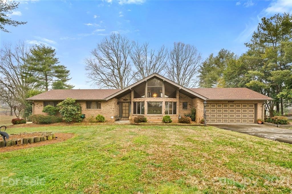 260 Lakeshore Drive