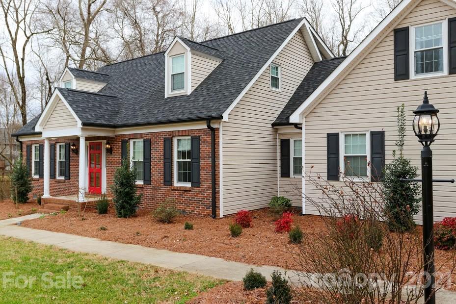 405 Vincent Court