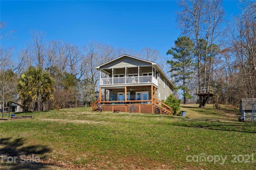 335 Carroll Cove