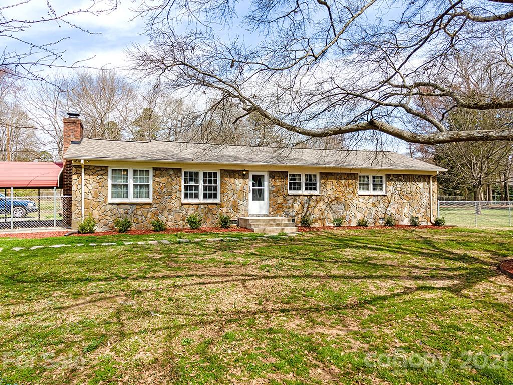 3990 Palmetto Drive