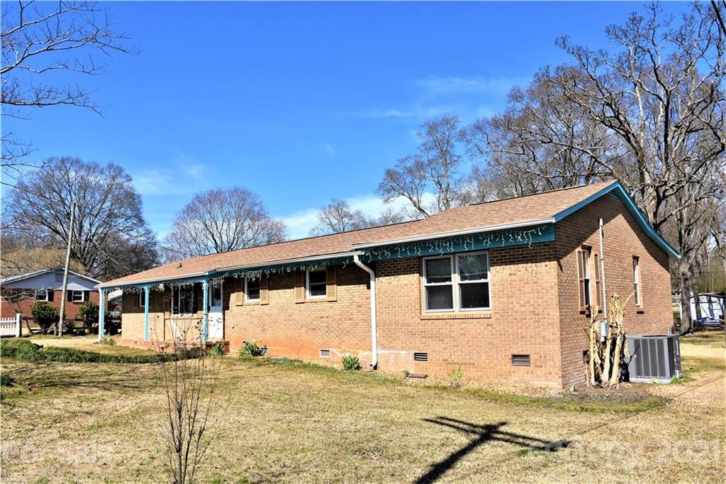 104 Pinetree Drive
