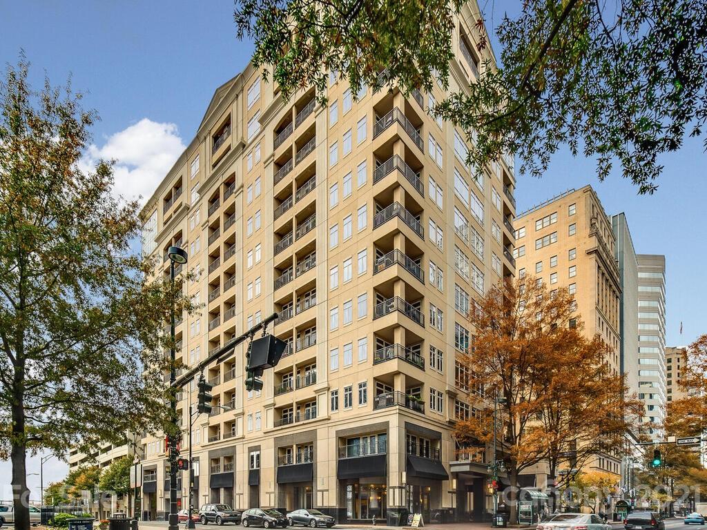 230 S Tryon Street 406 & 405