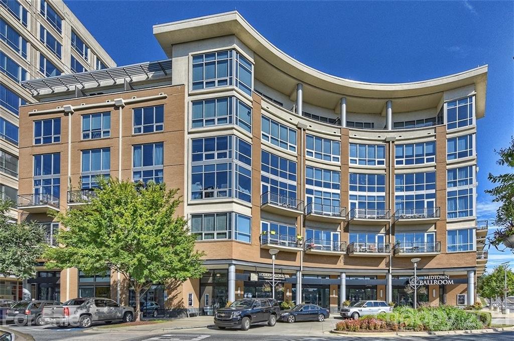 1133 Metropolitan Avenue 318