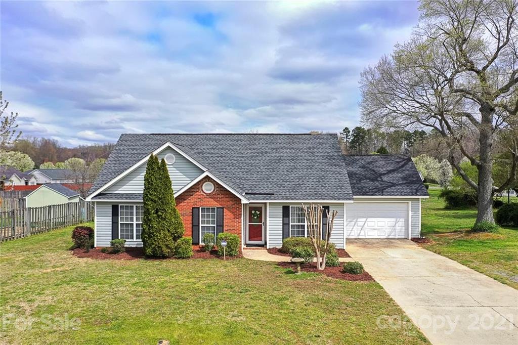 609 White Oak Lane