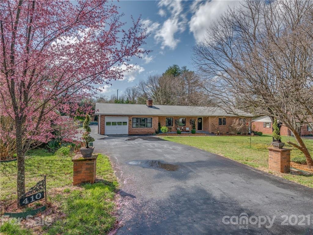 410 Wayside Lane