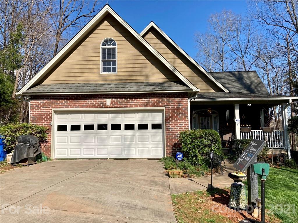 139 General Griffith Circle 40,41