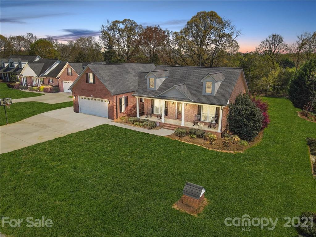 4360 Woodsbury Lane