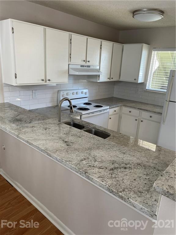1560 Eagles Place L-104