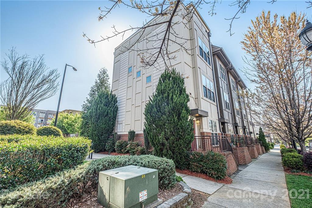 1032 Skyline View Way