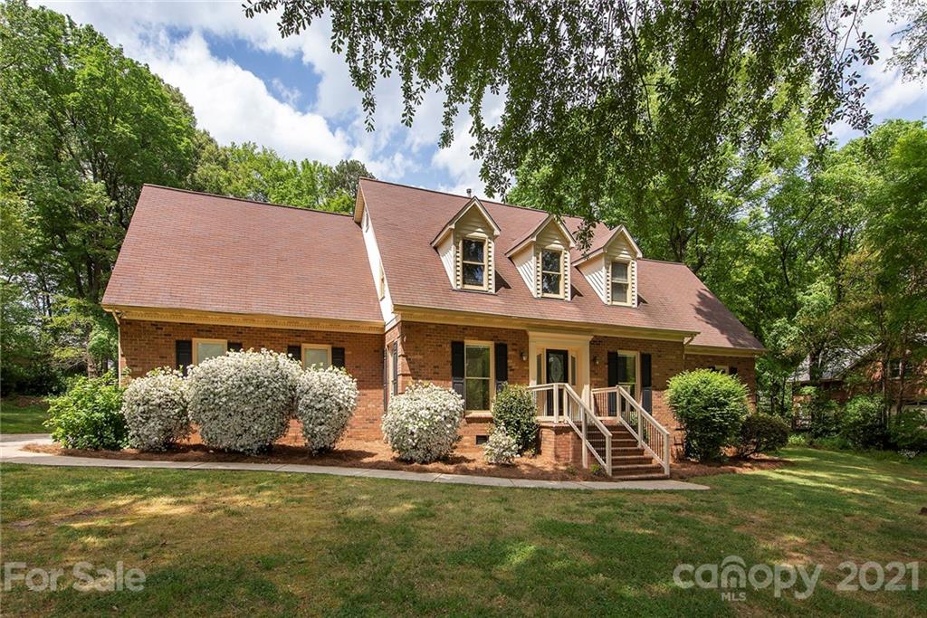 1207 Bennington Drive