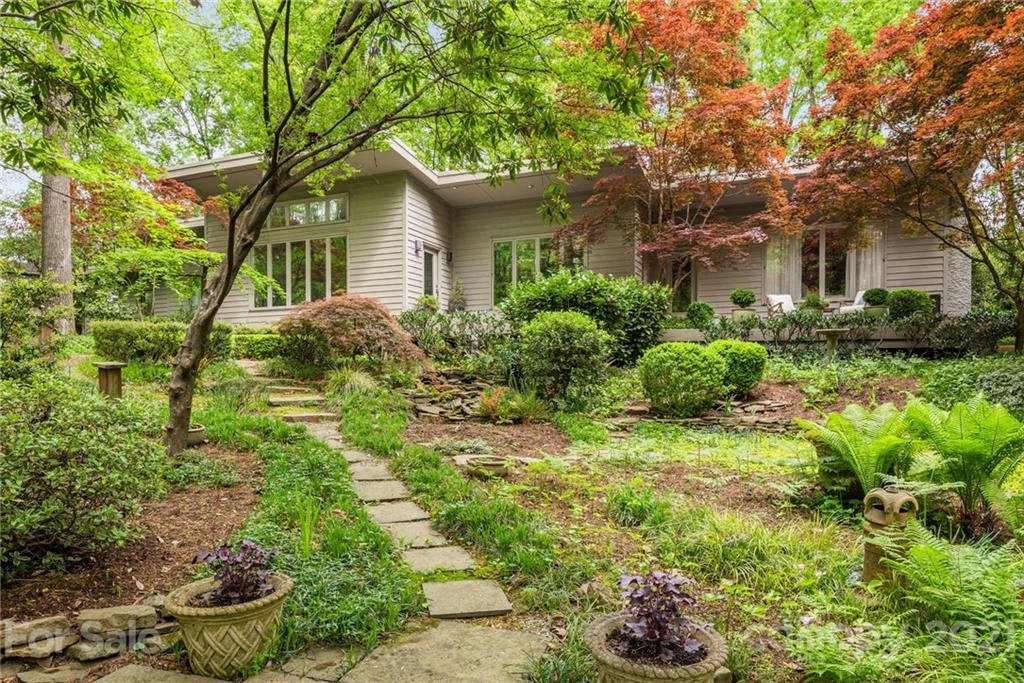 4222 Town And Country Drive
