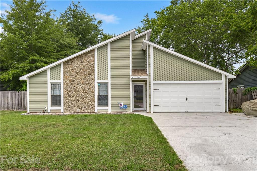 106 Coachman Lane