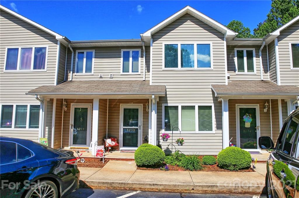 3239 White Oak Court
