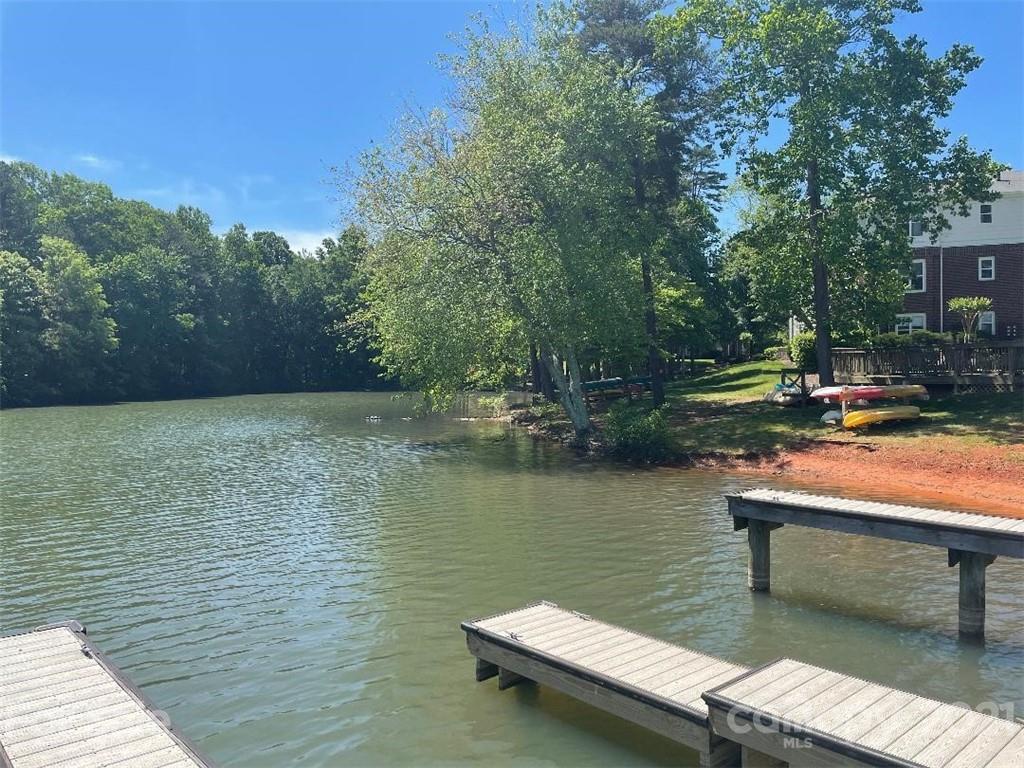 921 Northeast Drive 32