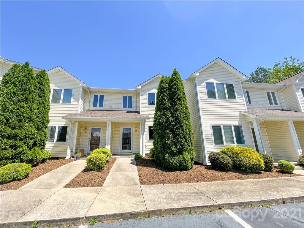 3287 White Oak Court