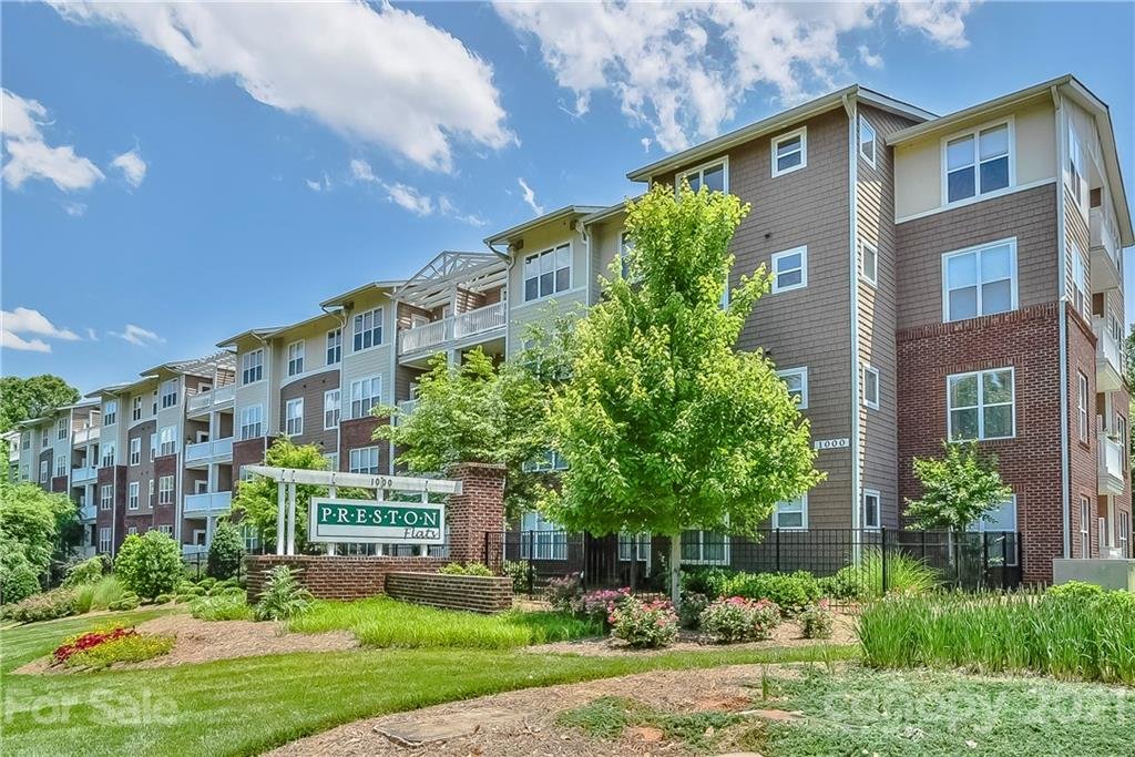 1000 Woodlawn Road 123