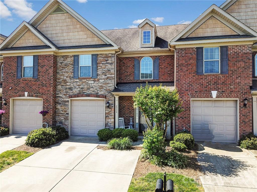 2038 Oxford Heights