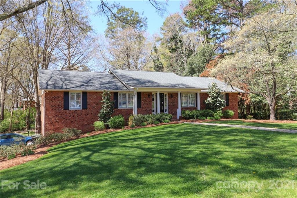 624 Foxwood Drive