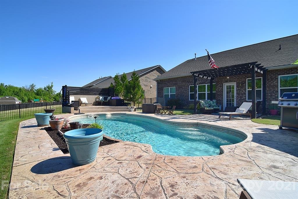 322 Pleasant Hill Drive