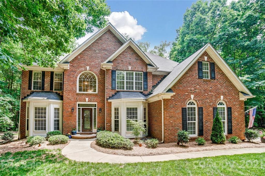 6025 Oakridge Court
