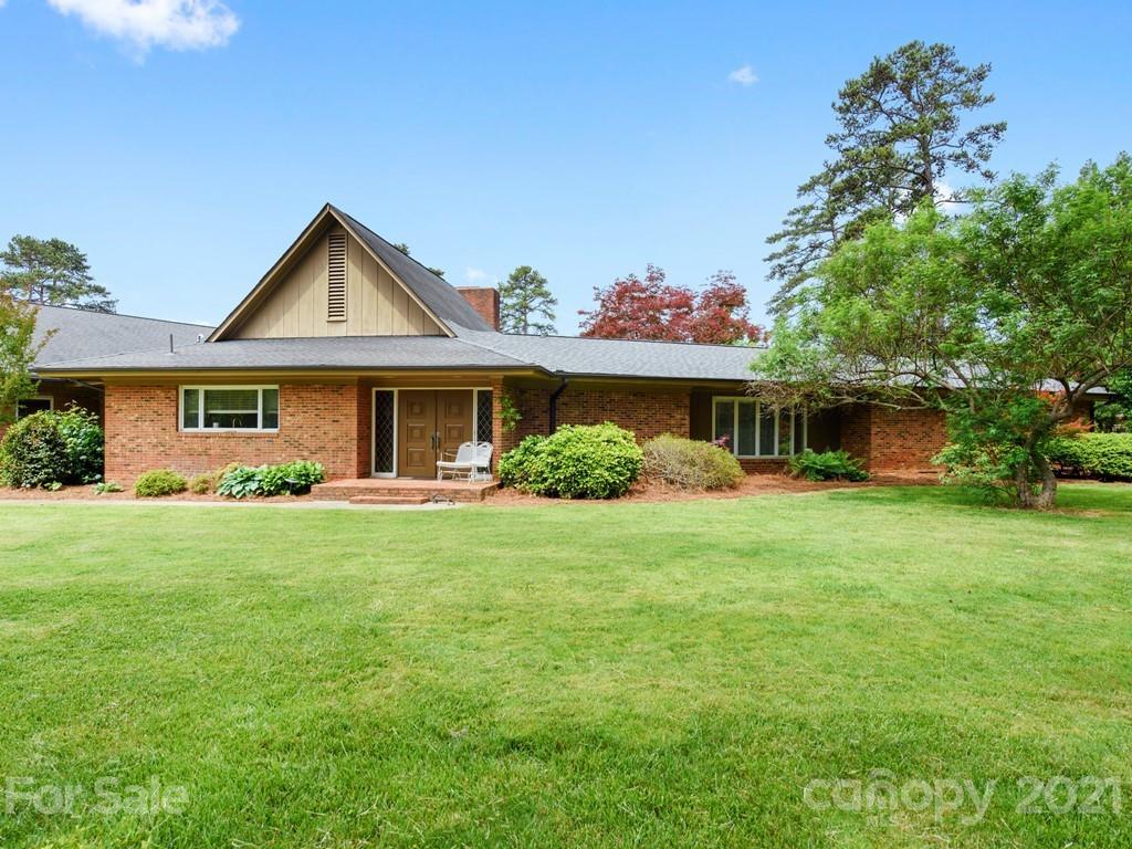 1016 Wadsworth Lane