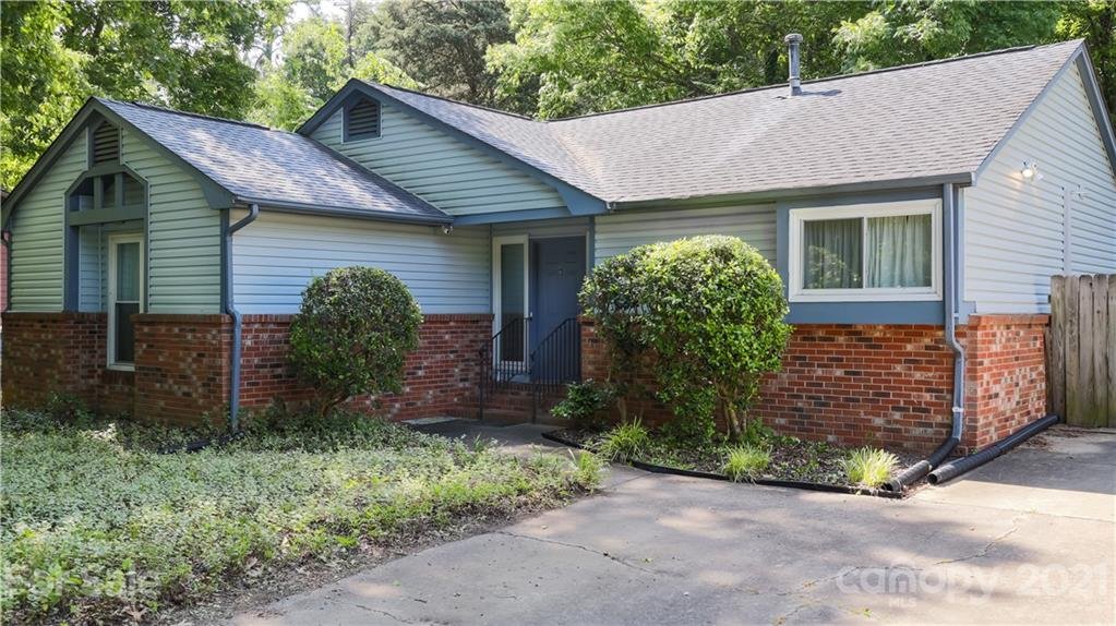 1216 Robinhood Circle