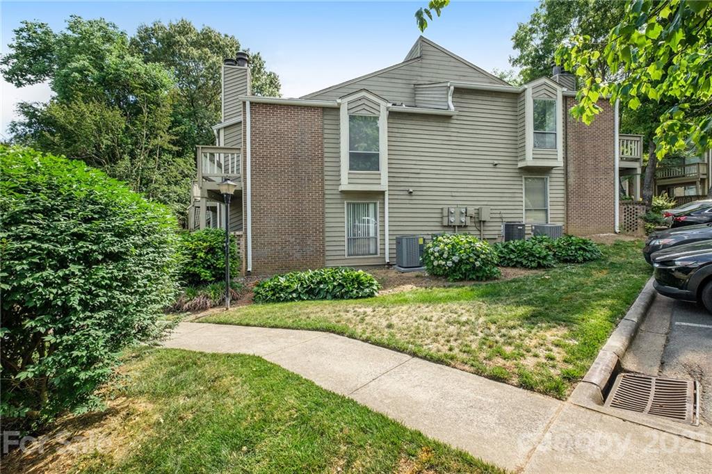 1608 W Sharon Road 43