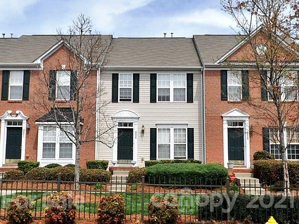 9805 Mallard Glen Drive